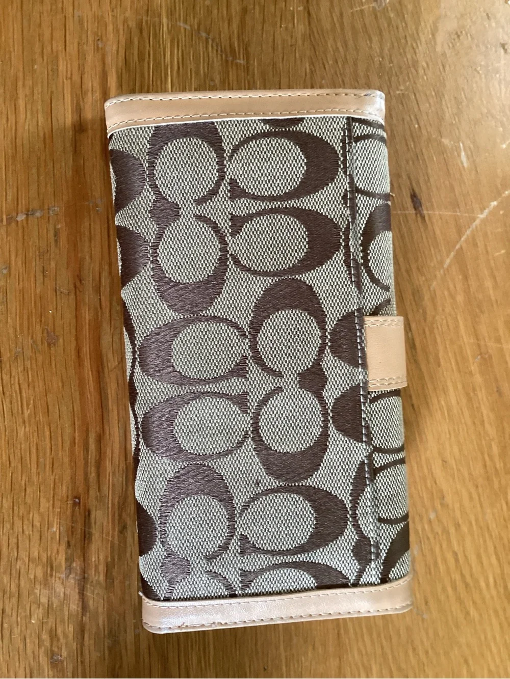Coach Signature Canvas wallet. Like new.